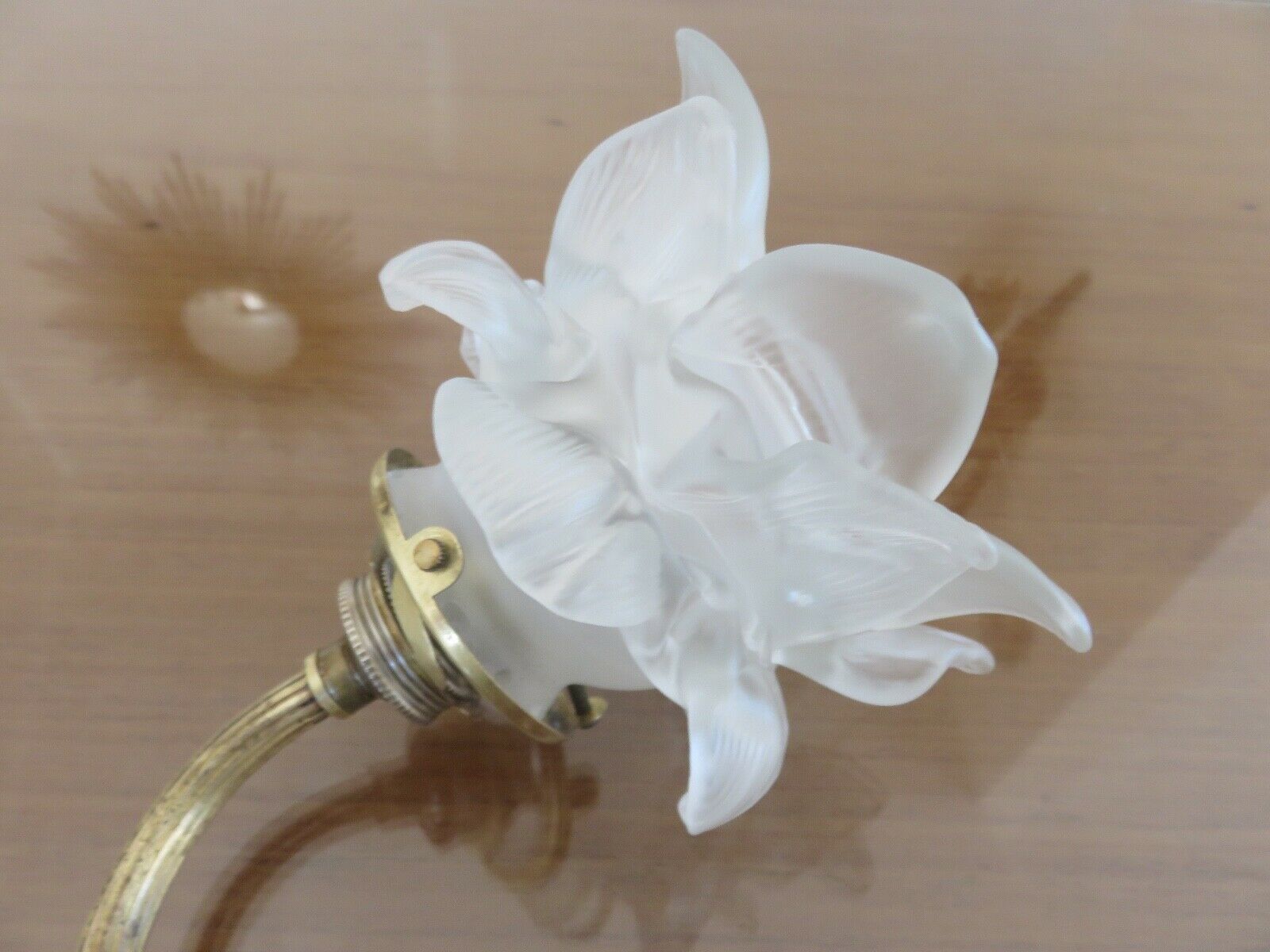 Art Deco wall lamp in bronze and tulip in the shape of pink 30s 40s