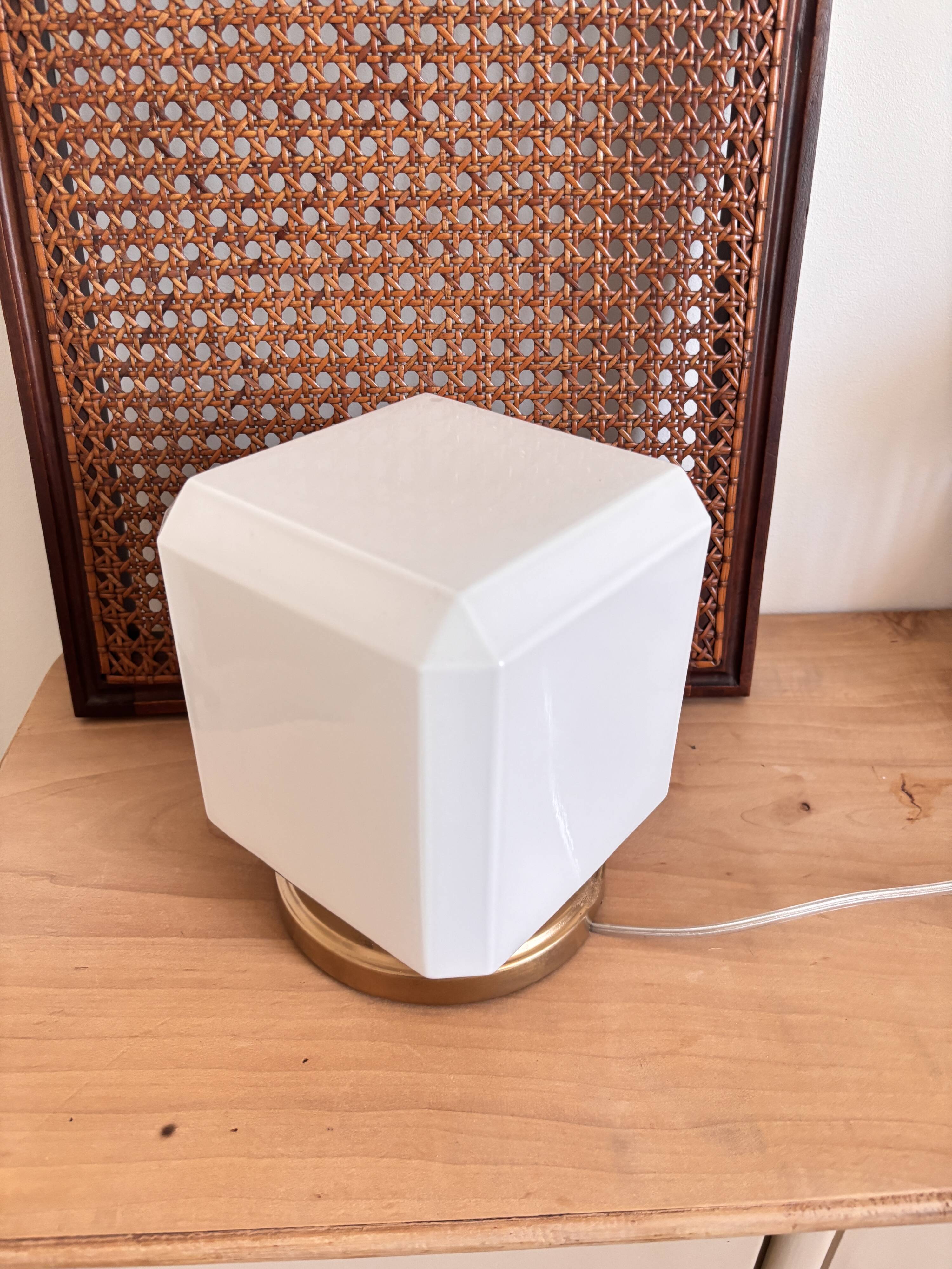 Cubic opaline table lamp