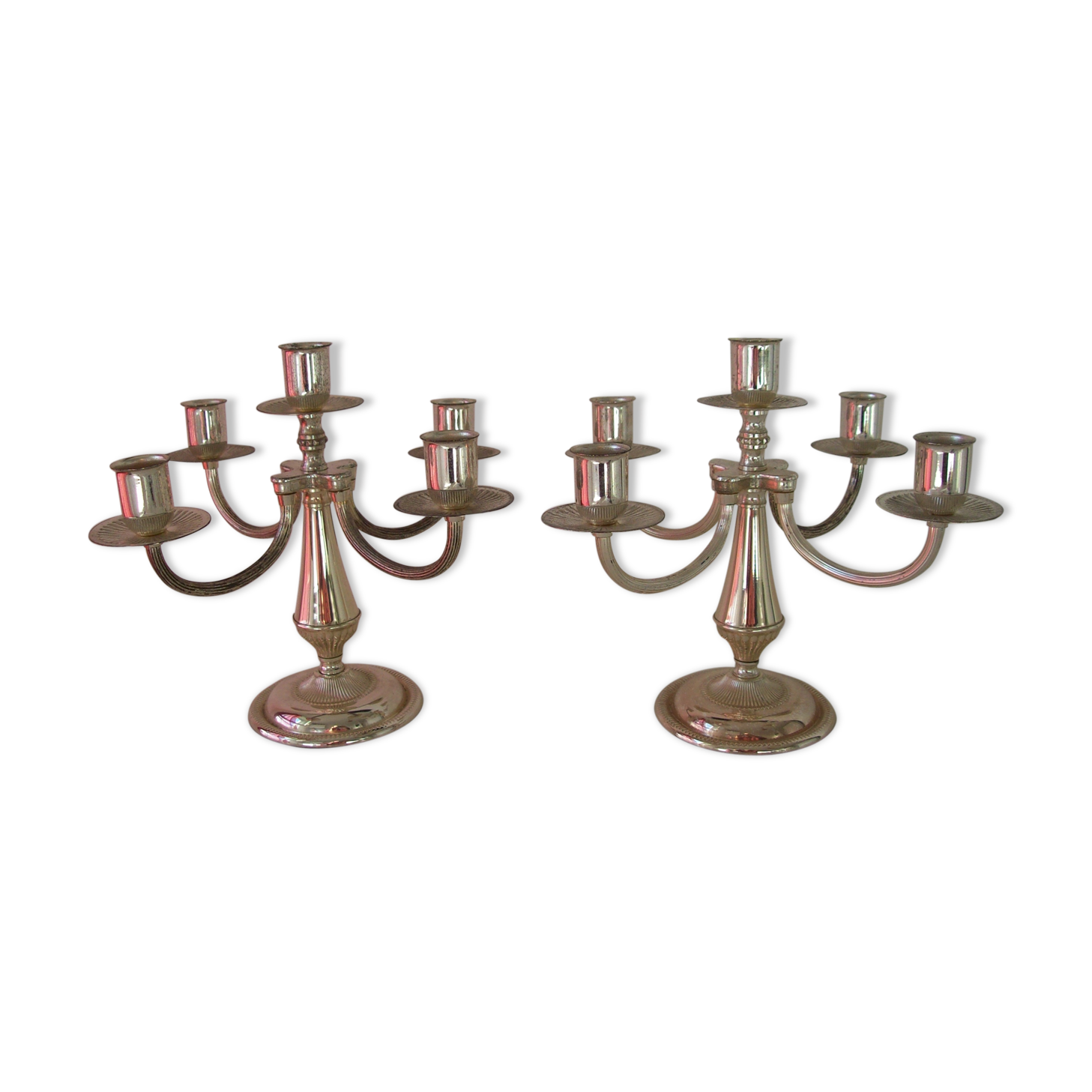 Pair of candlestick has four candlesticks