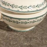 10 plates, a tureen, a fruit cup