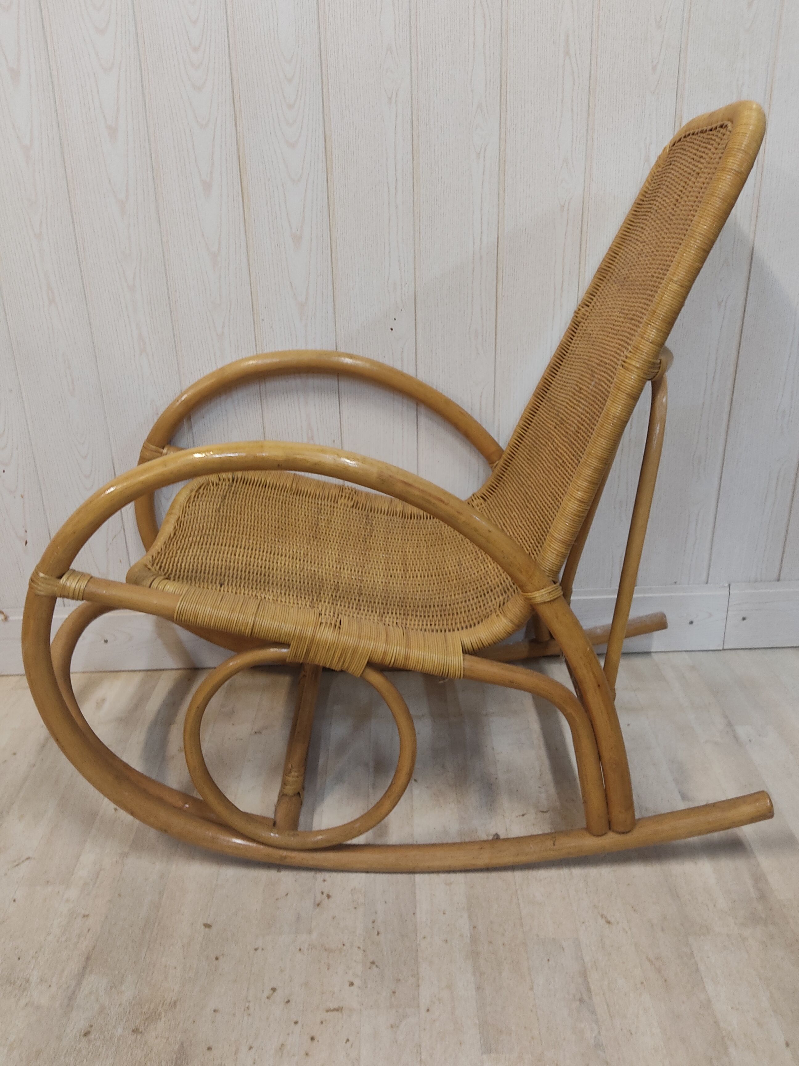 Rocking flesh adult wicker and bamboo