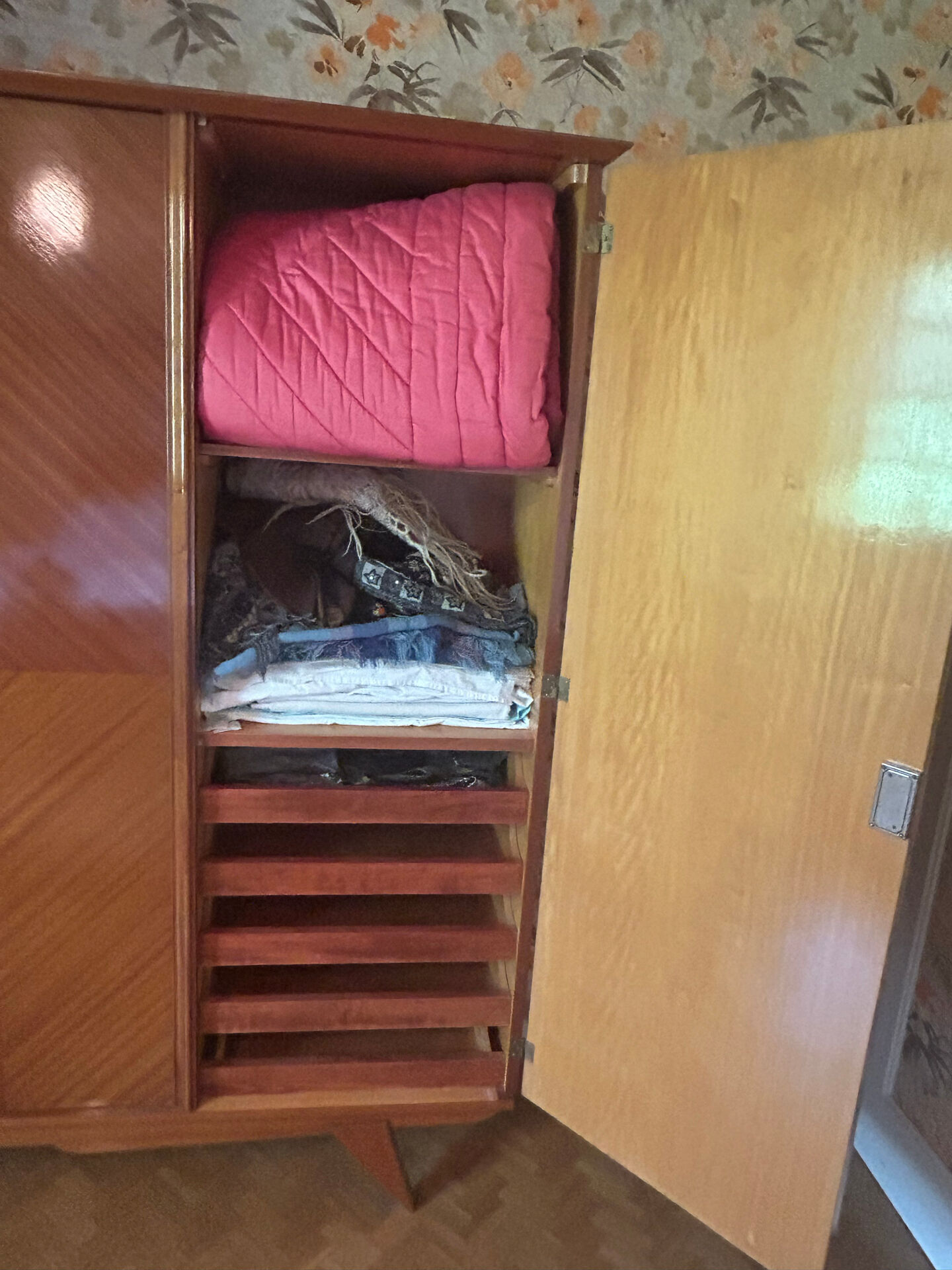 Armoire vintage acajou 3 portes