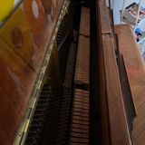 Upright piano