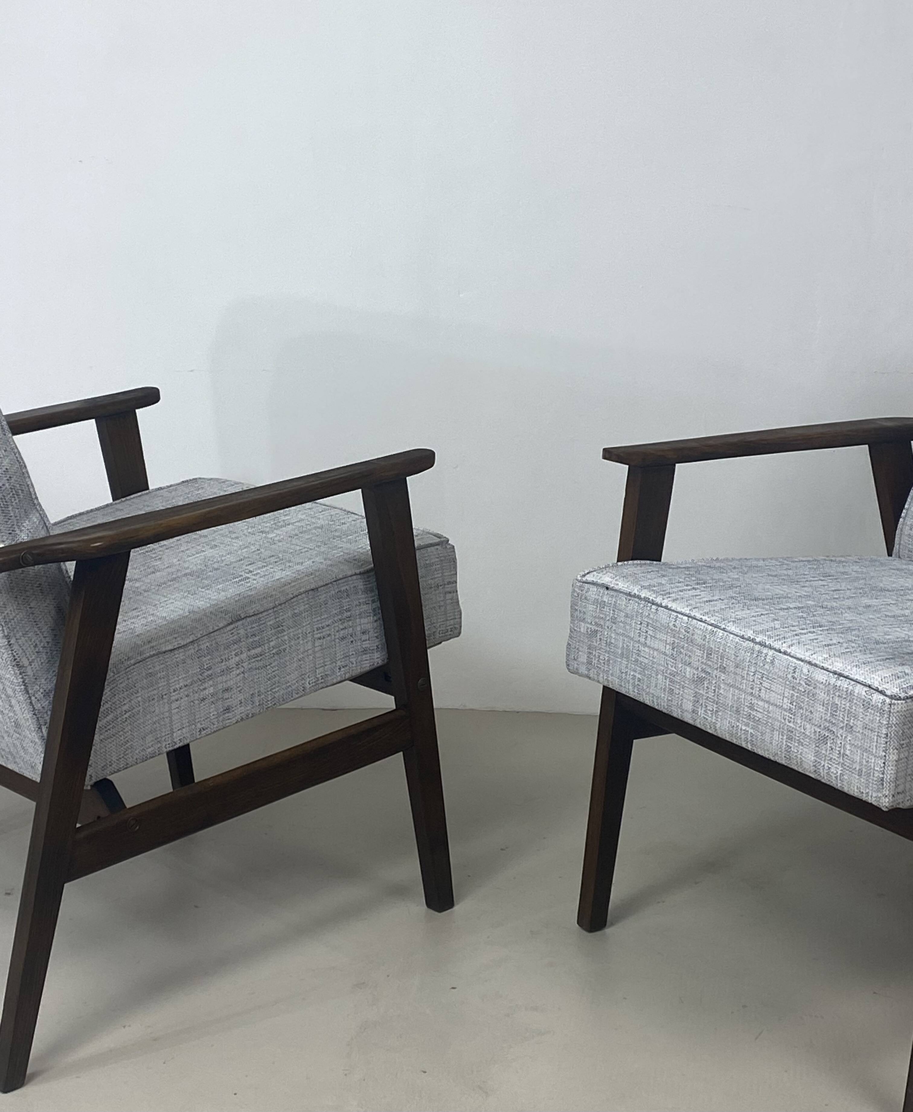 Pair of Henryk Lis 300-190 armchairs, 1970s, heathered grey-blue fabric. Ref: