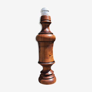 Pied de lampe en bois