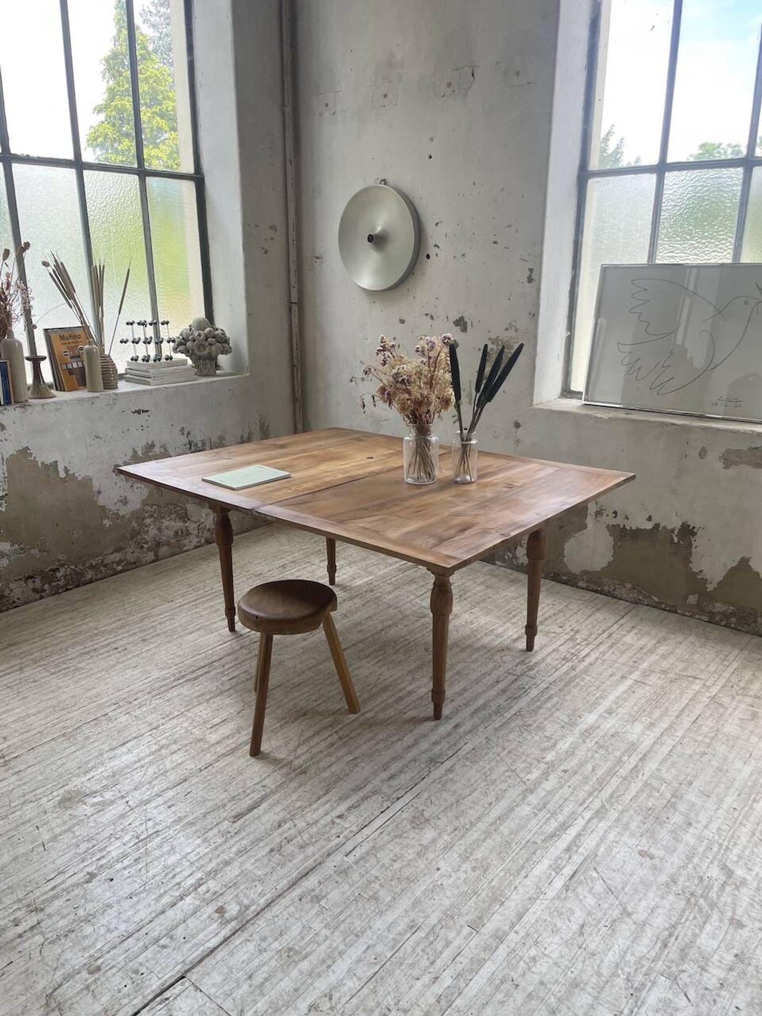 Table de ferme noyer plateau pivotable à allonges