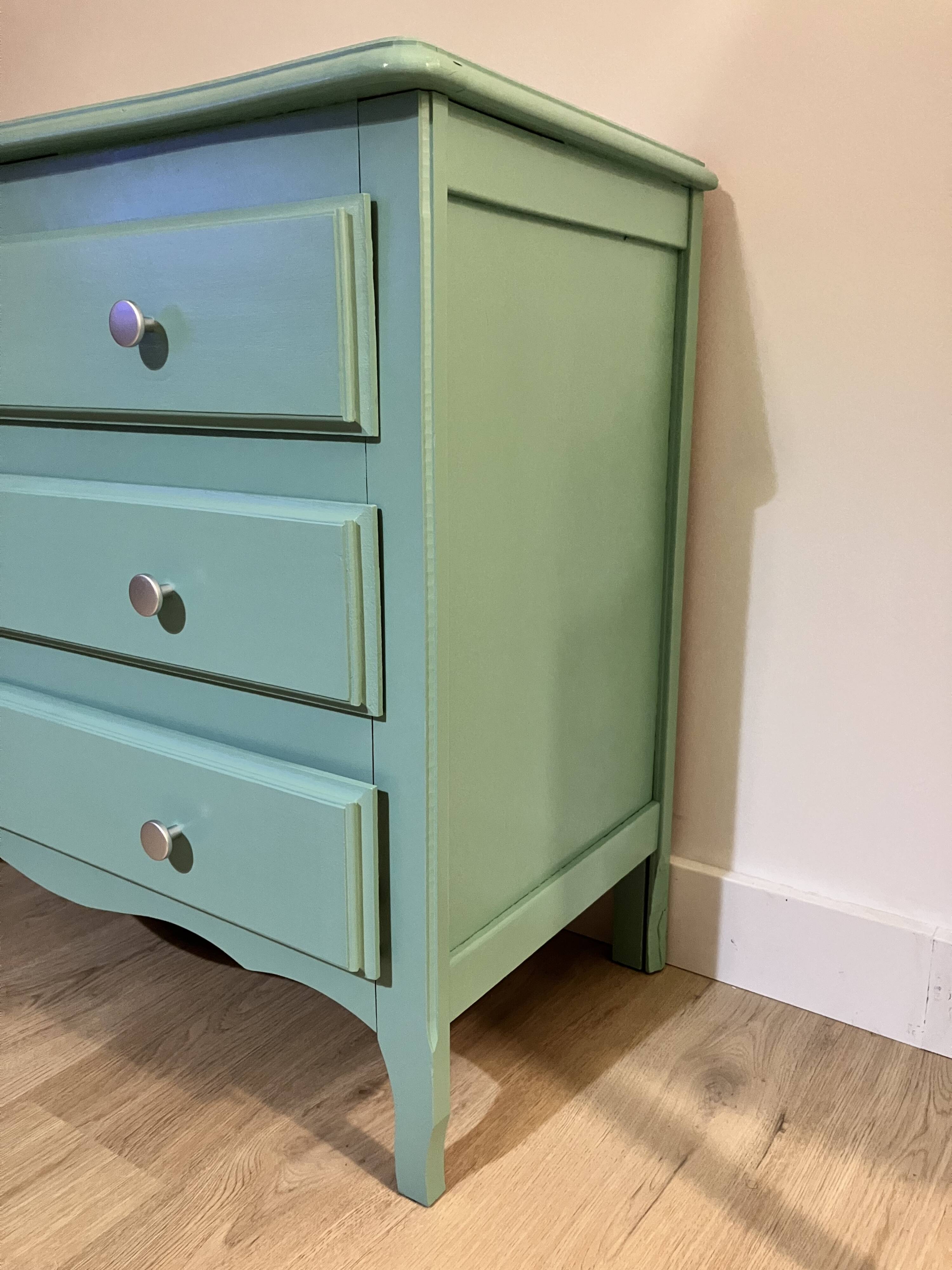 Green wood Provence chest of drawers