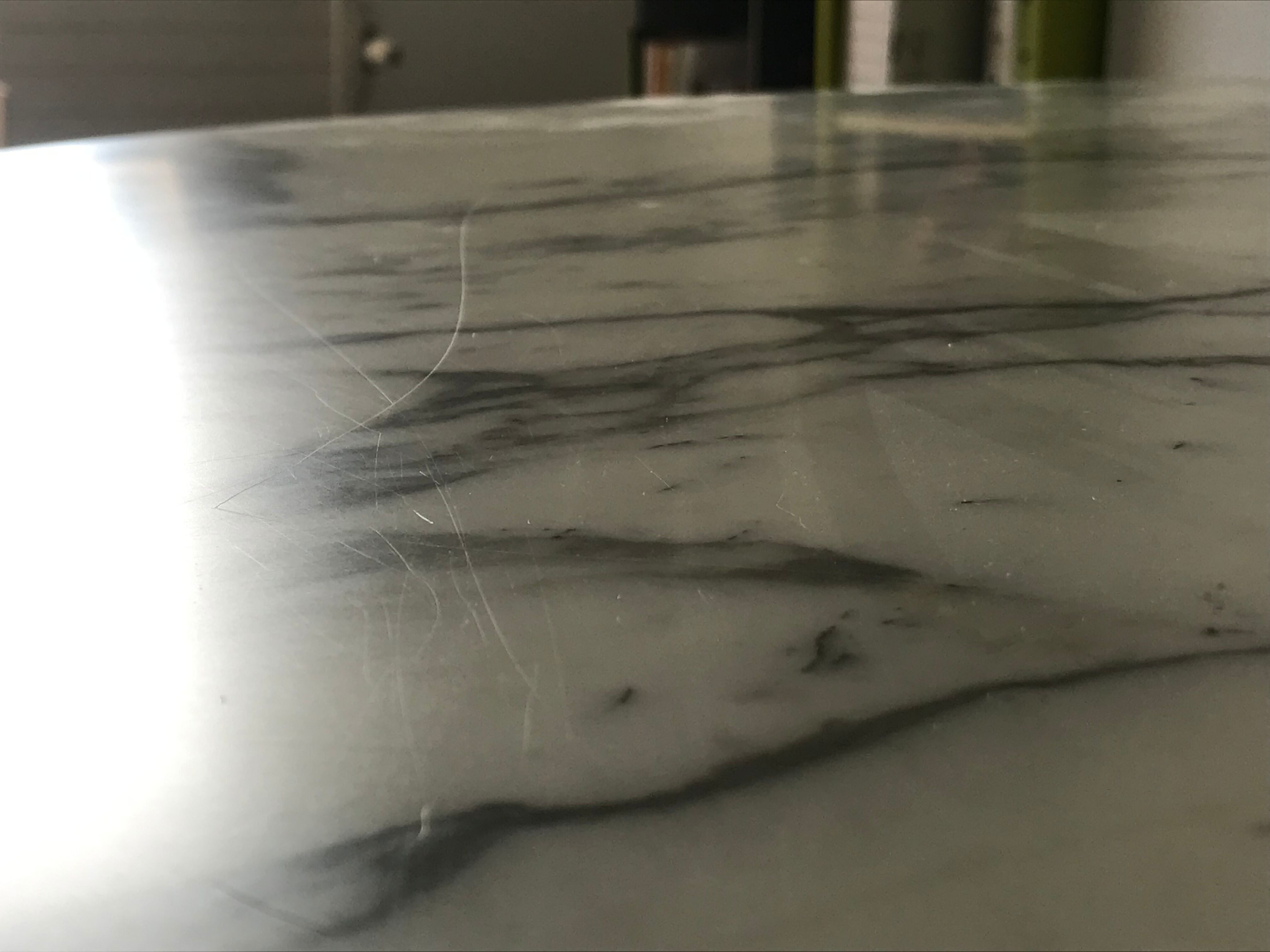Tulip table by Eero Saarinen, Knoll edition