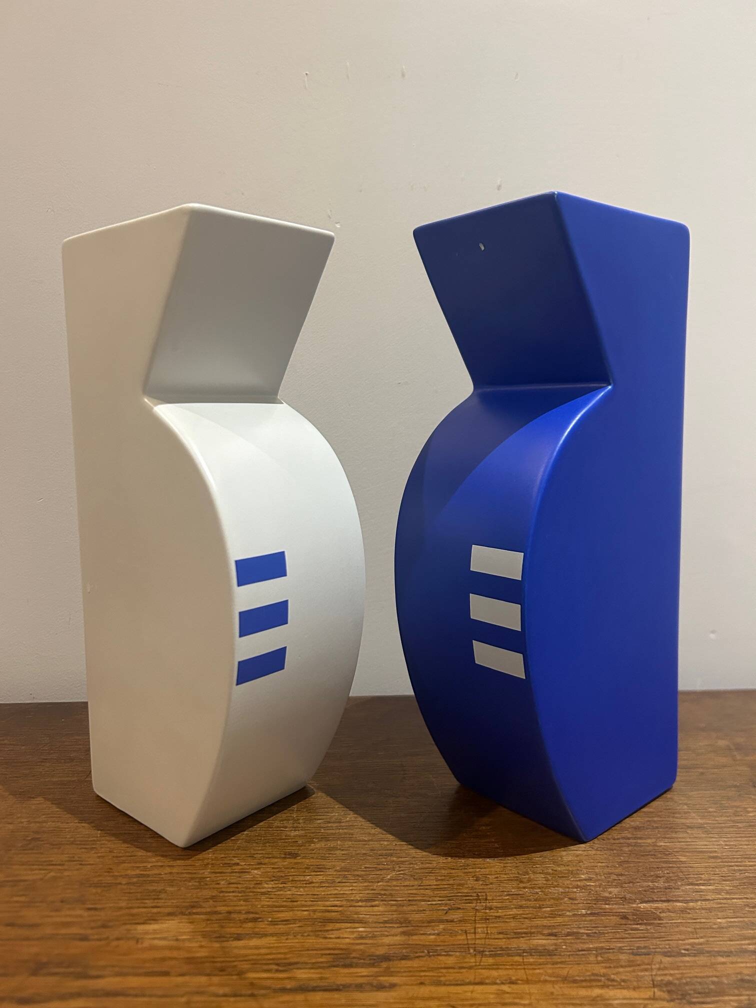 pair of ceramic vases Memphis