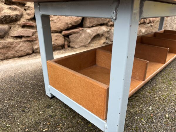Banc d’école maternelle vintage