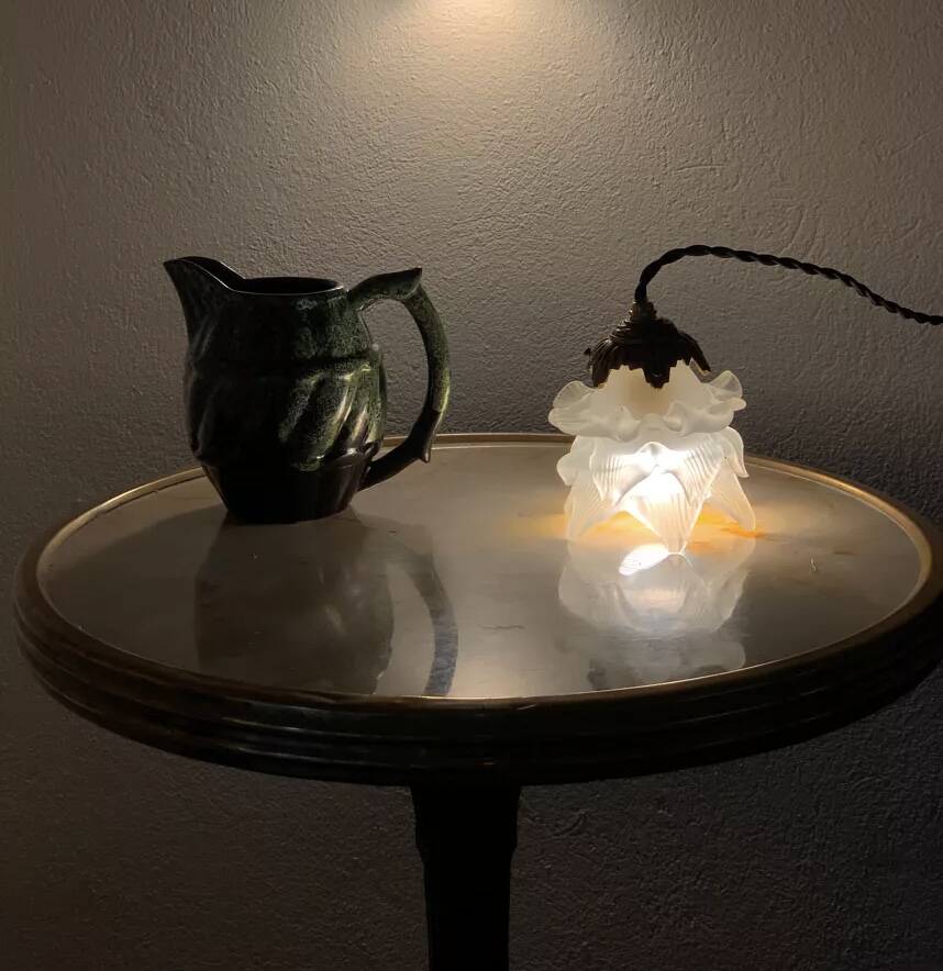 Pink tulip stroller in art deco glass