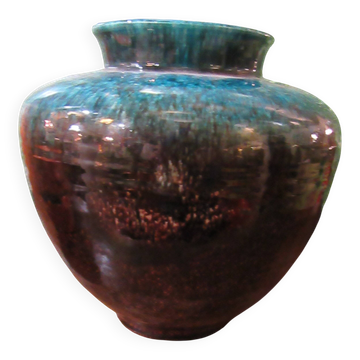 Vase signed accolay