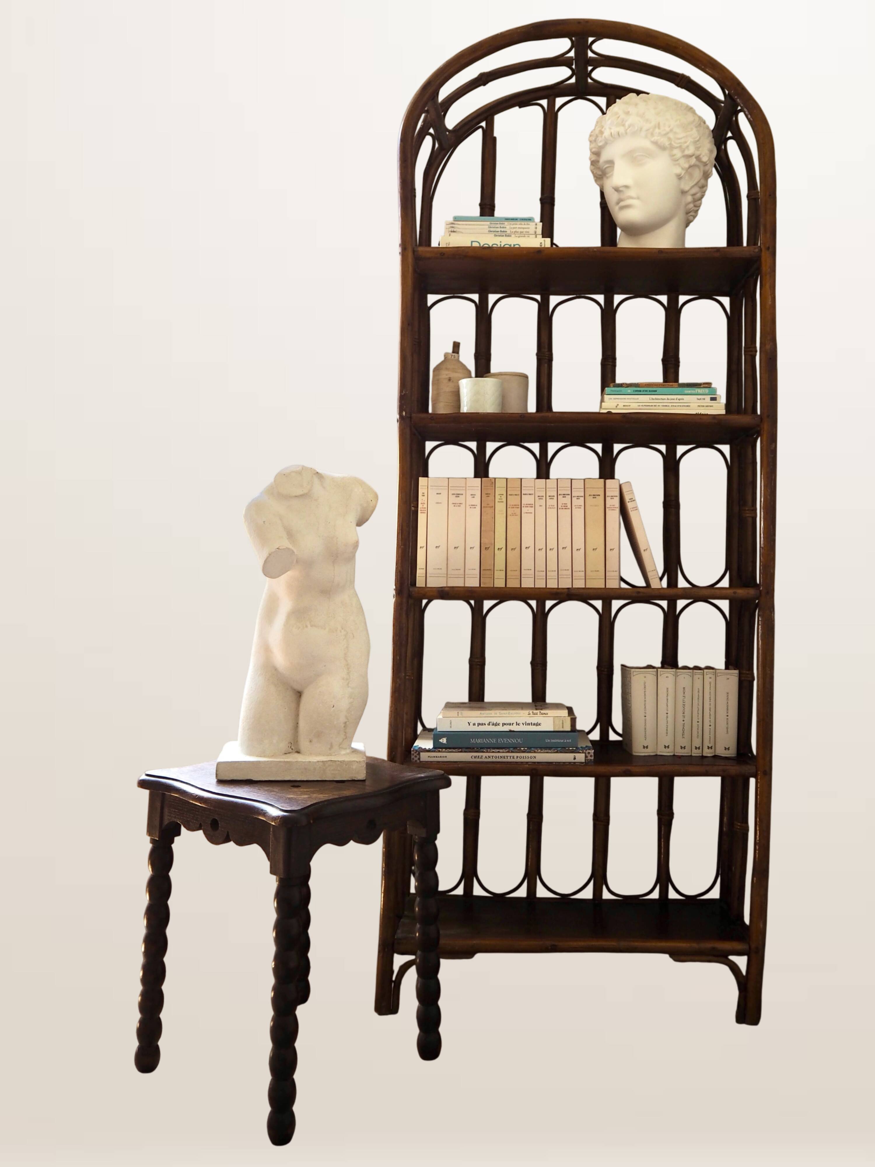 Étagère en rotin cintré — 173 cm