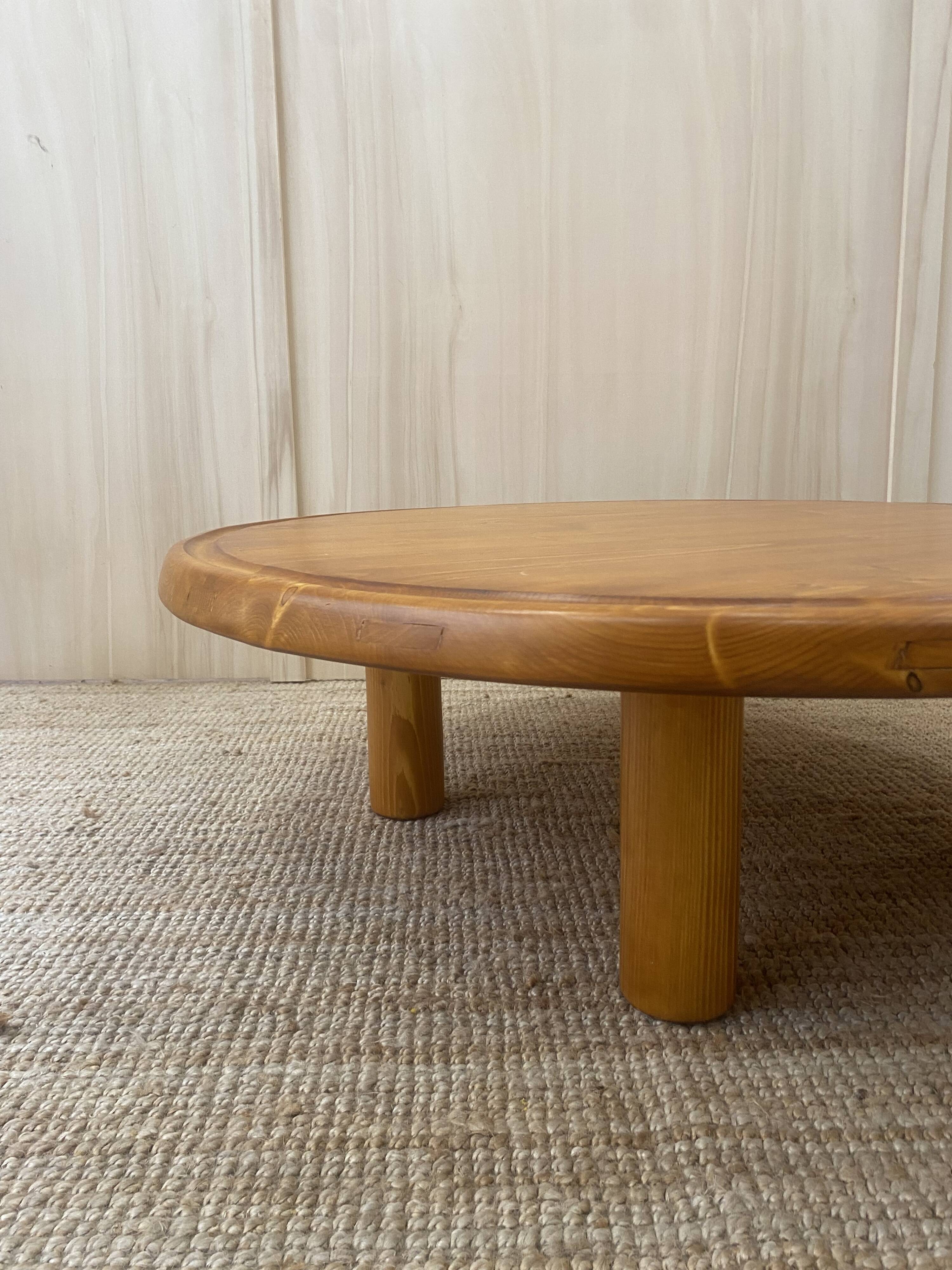 Round Pine Coffee Table in the style of Charlotte Perriand for Les Arcs,