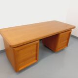 Grand bureau de direction double-face vintage en bois de chêne années 70