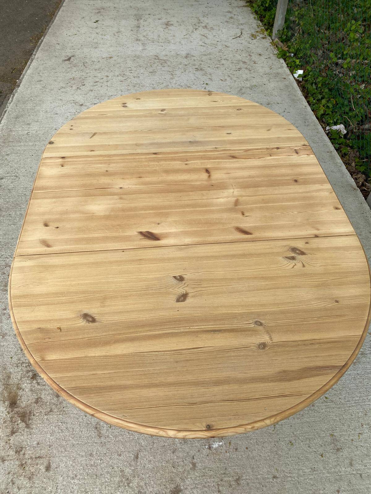 Extendable oval round table with central leg, renovated in raw solid wood, 105cm