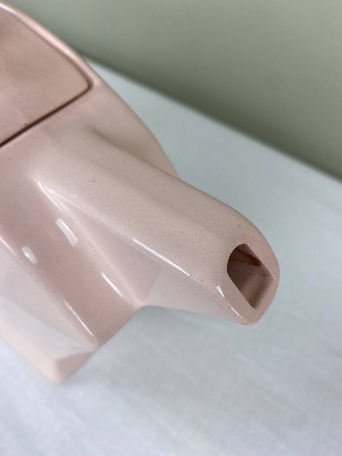 Théière art déco rose