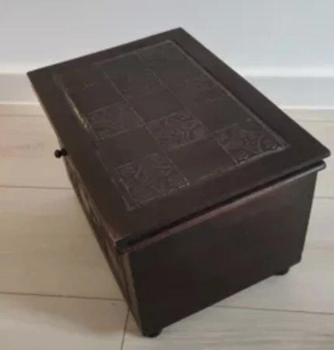 Boite en bois et métal