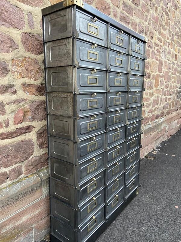 Meuble d'Archivage industriel 30 clapets Strafor 1920s