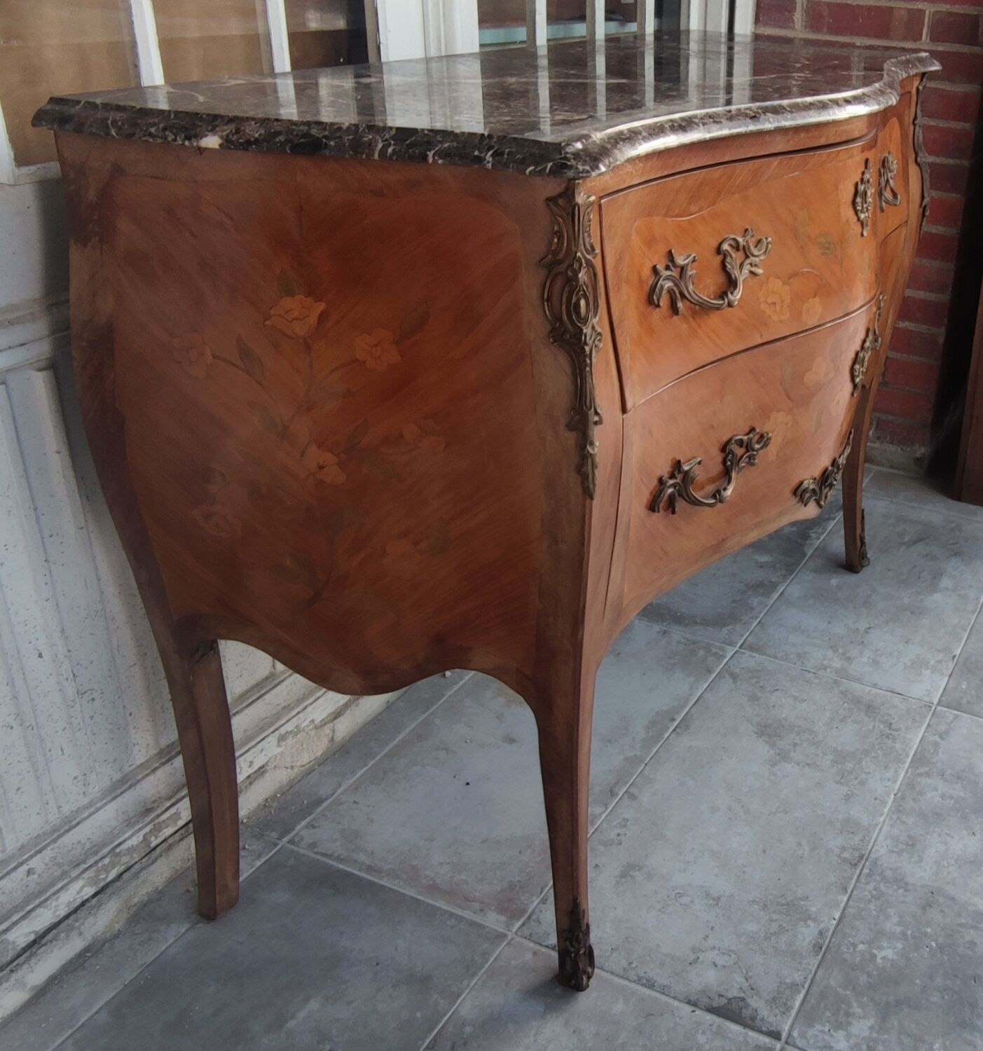 Curved chest of drawers Louis XV style