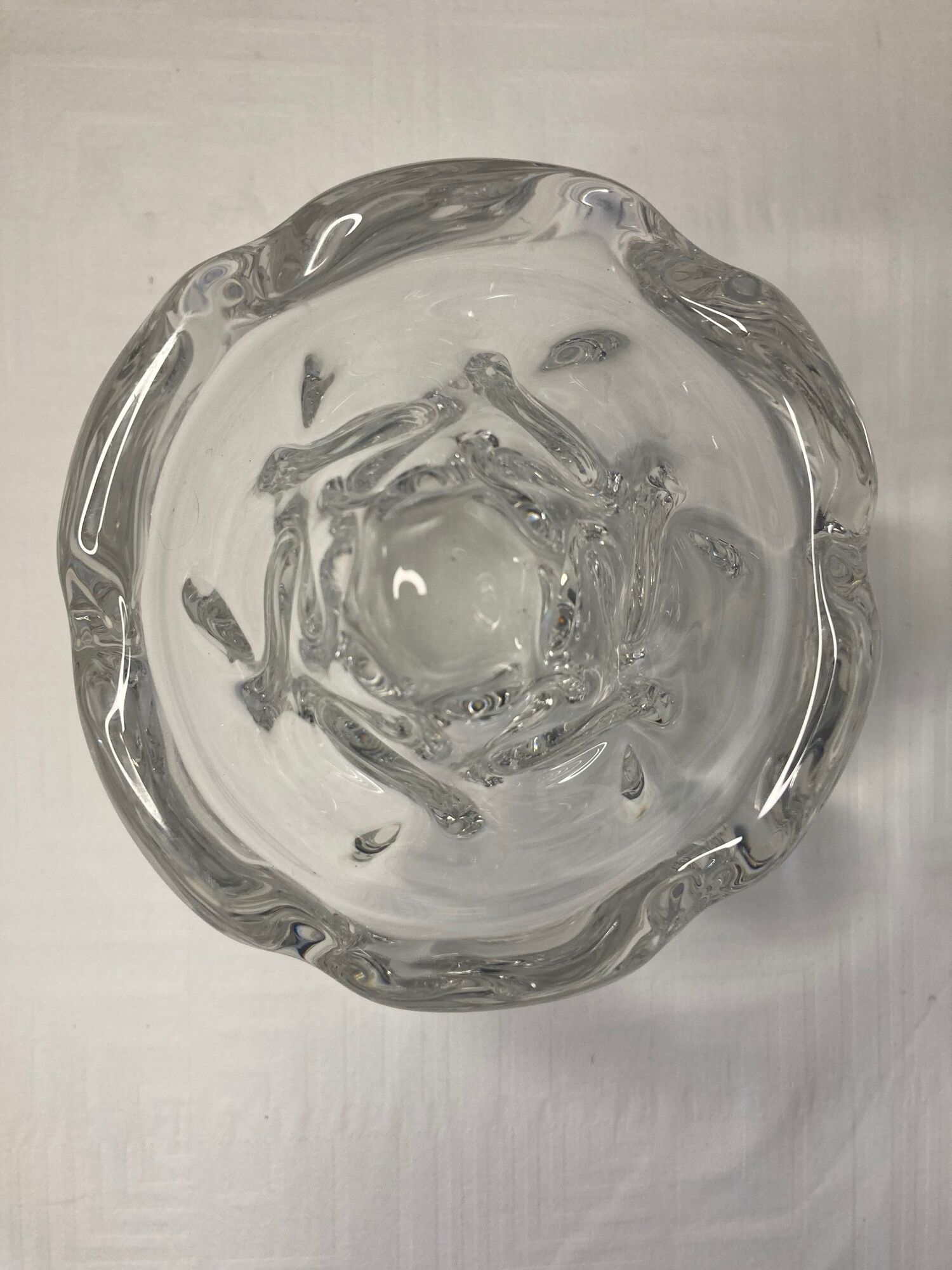 Vase glassware in molded crystal daum signed around 1960