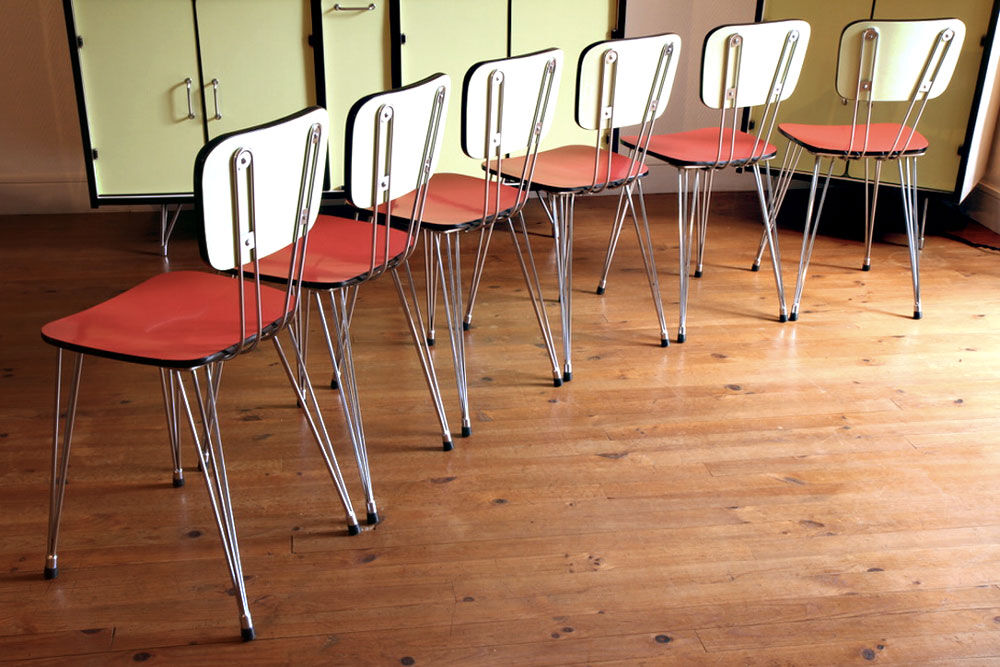 Table et chaises rockabilly en Formica structure Eiffel.