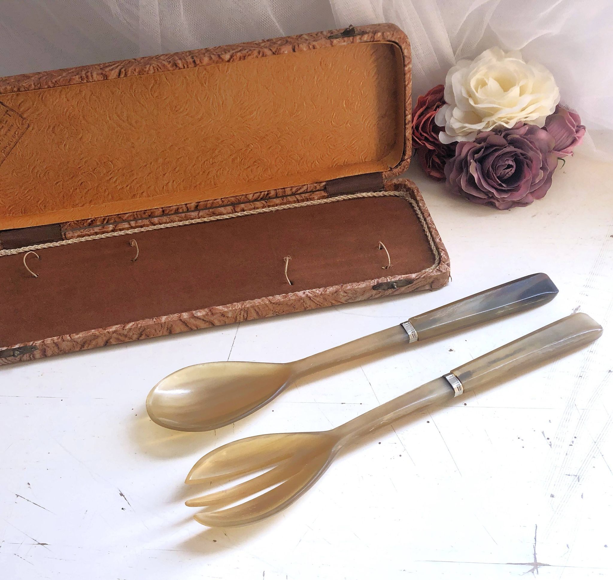 Salad cutlery box in vintage blond horn 30/40 France