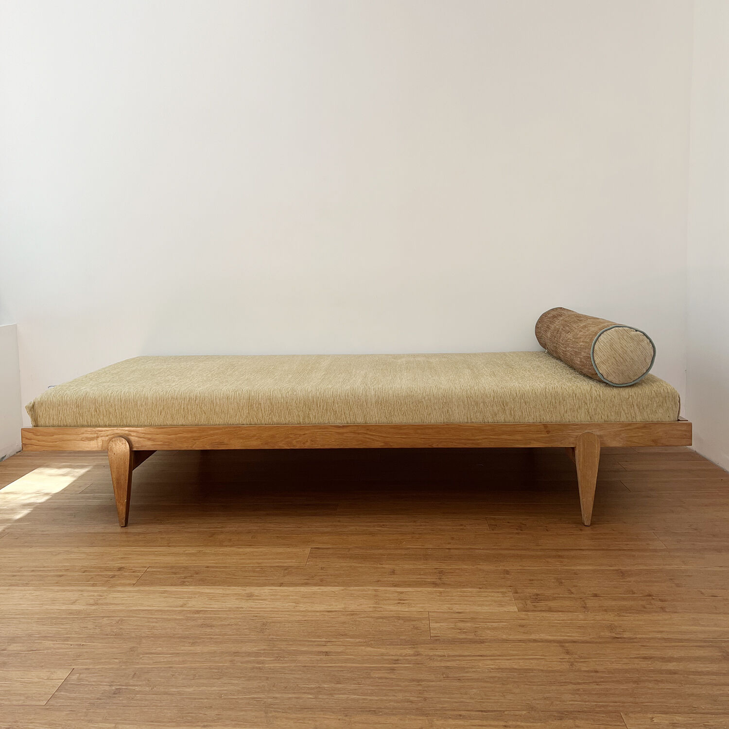 Scandinavian Daybed Bench