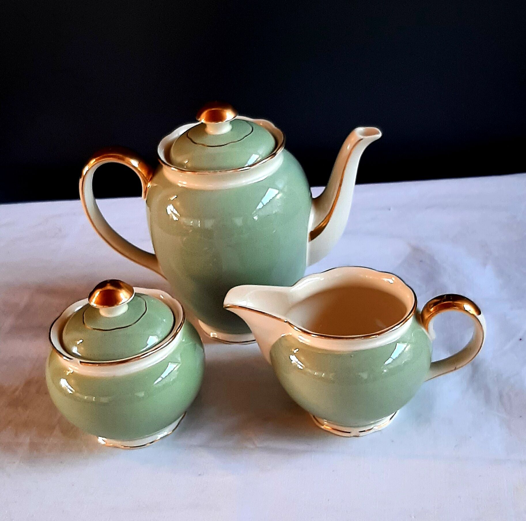 Teapot, sugar bowl and milk jug