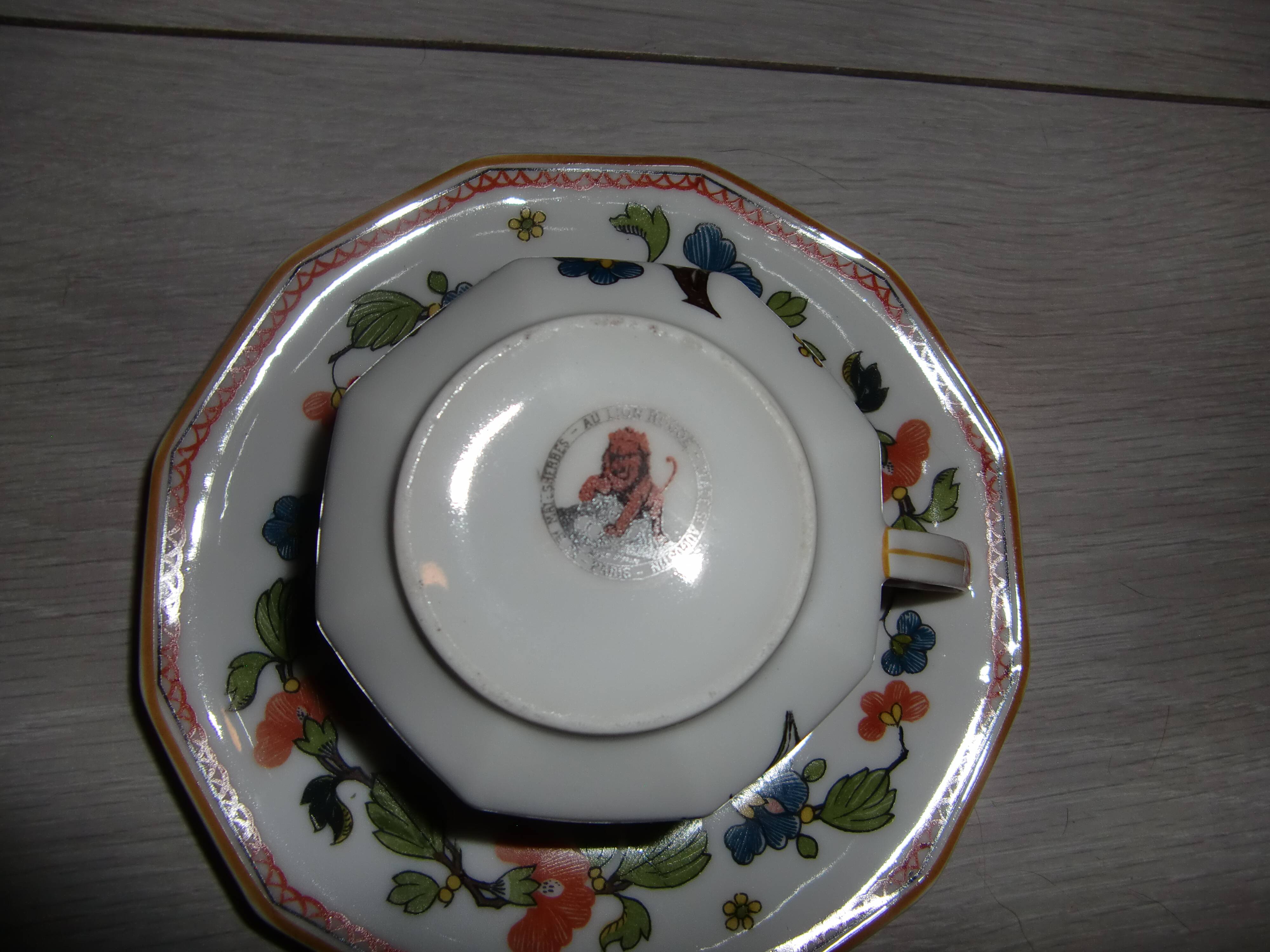 Lot de 6 tasses à café/thé et 12 soucoupes assorties des années 50'