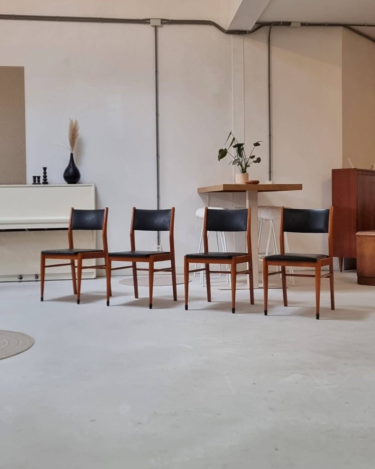 Chaises du milieu du siècle