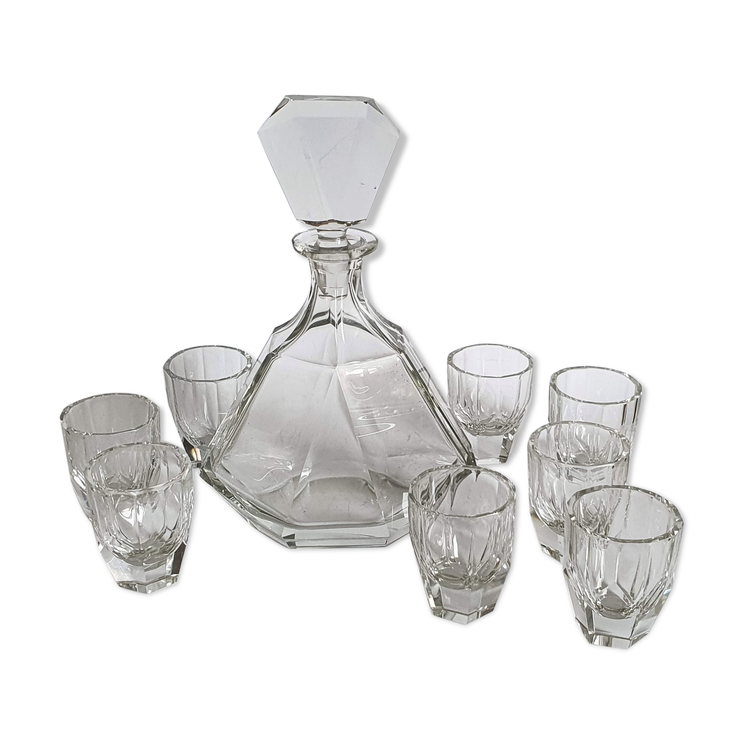 Crystal whisky decanter and 8 glasses