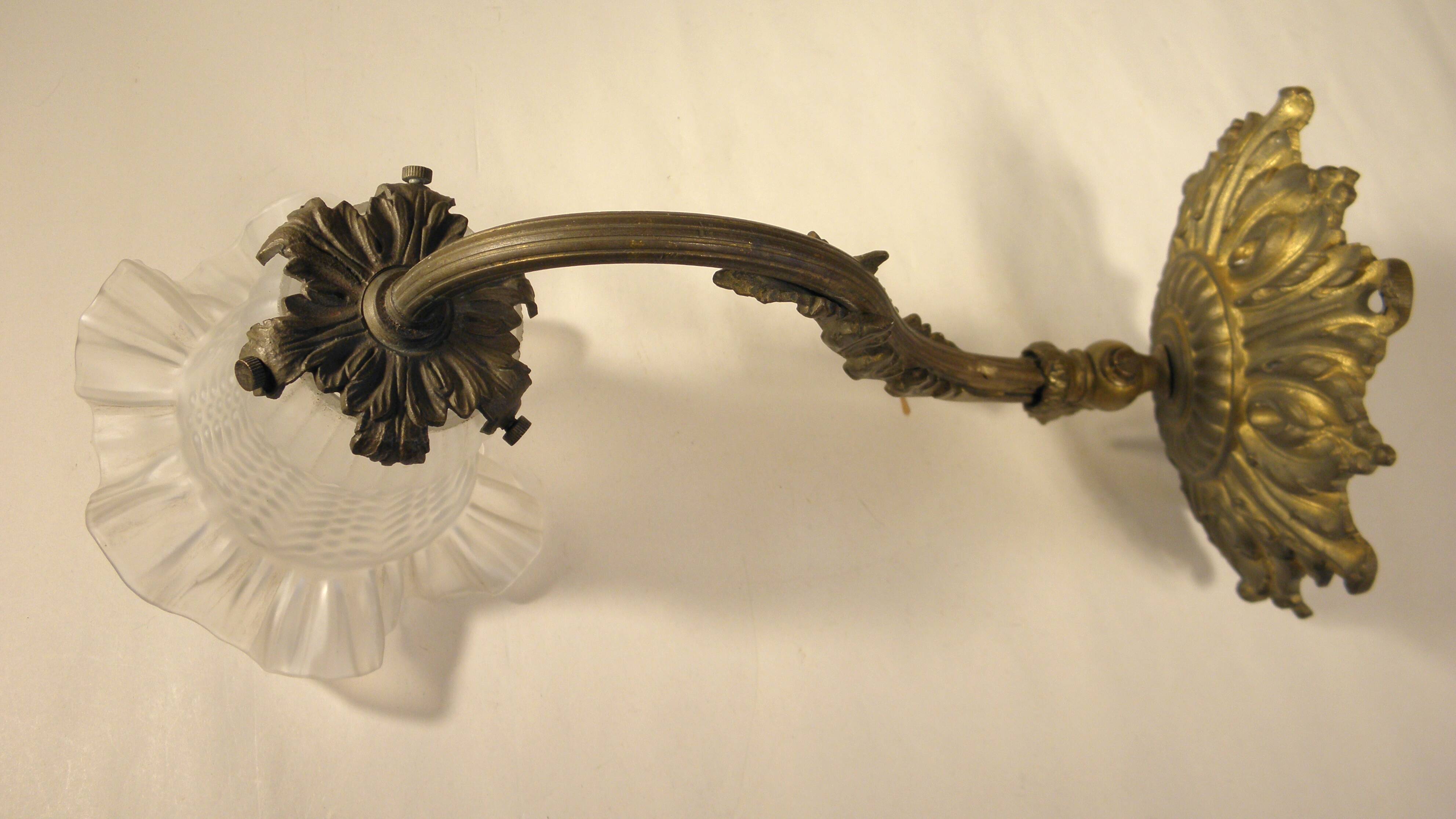 Bronze swan neck wall light 1900