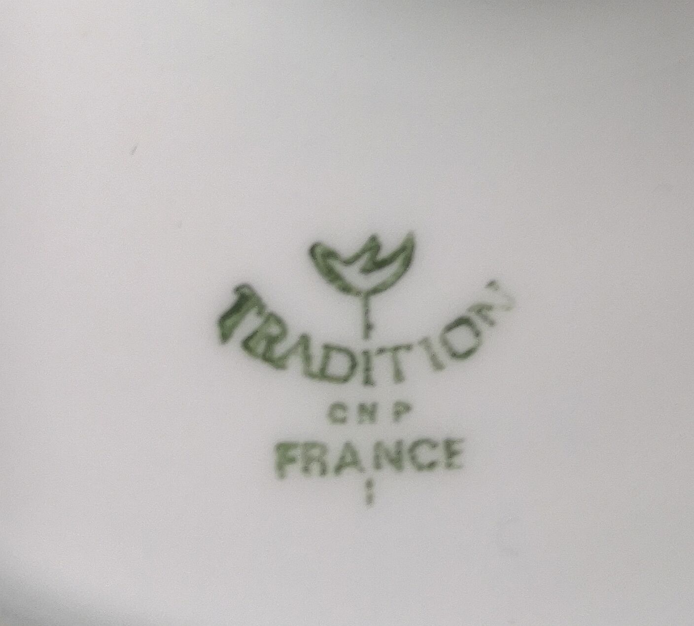 Standing cut, porcelain compotier