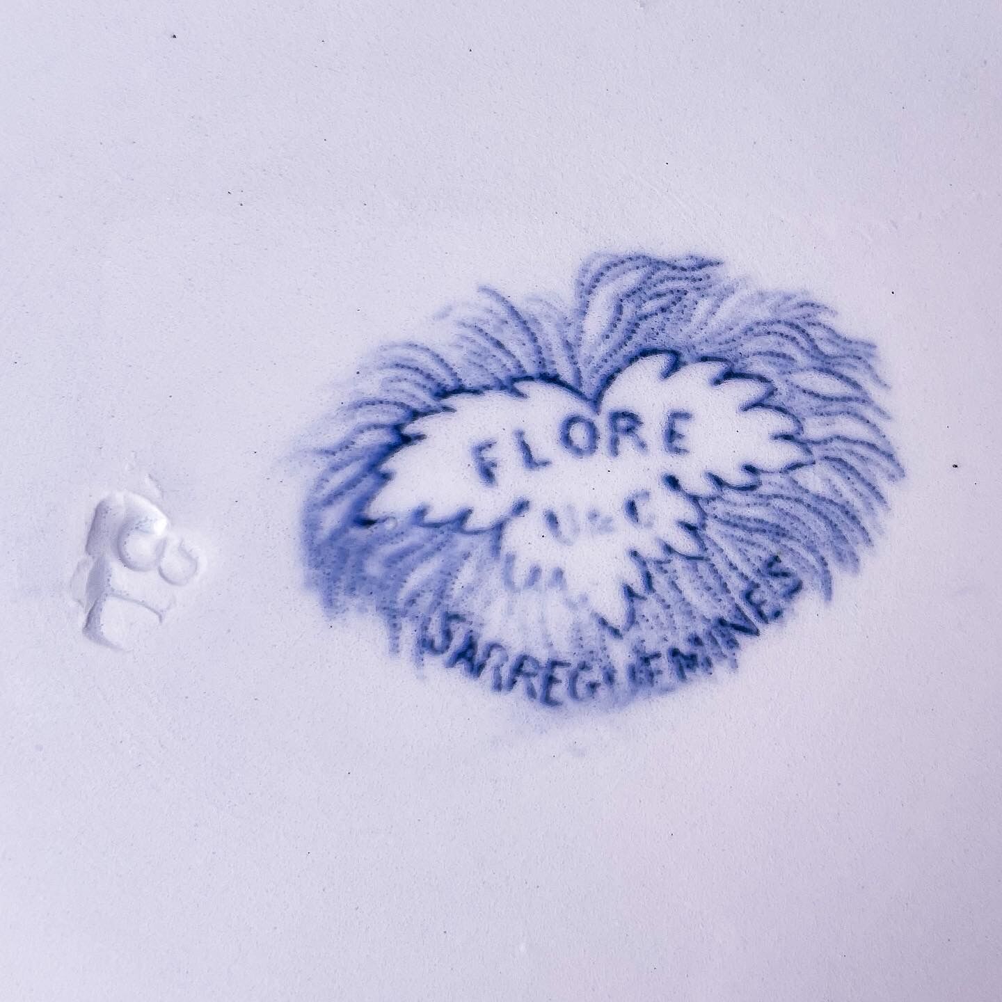 6 hollow plates iron earth model Flora