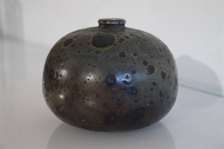 Vase boule en grés de Michel Lodereau