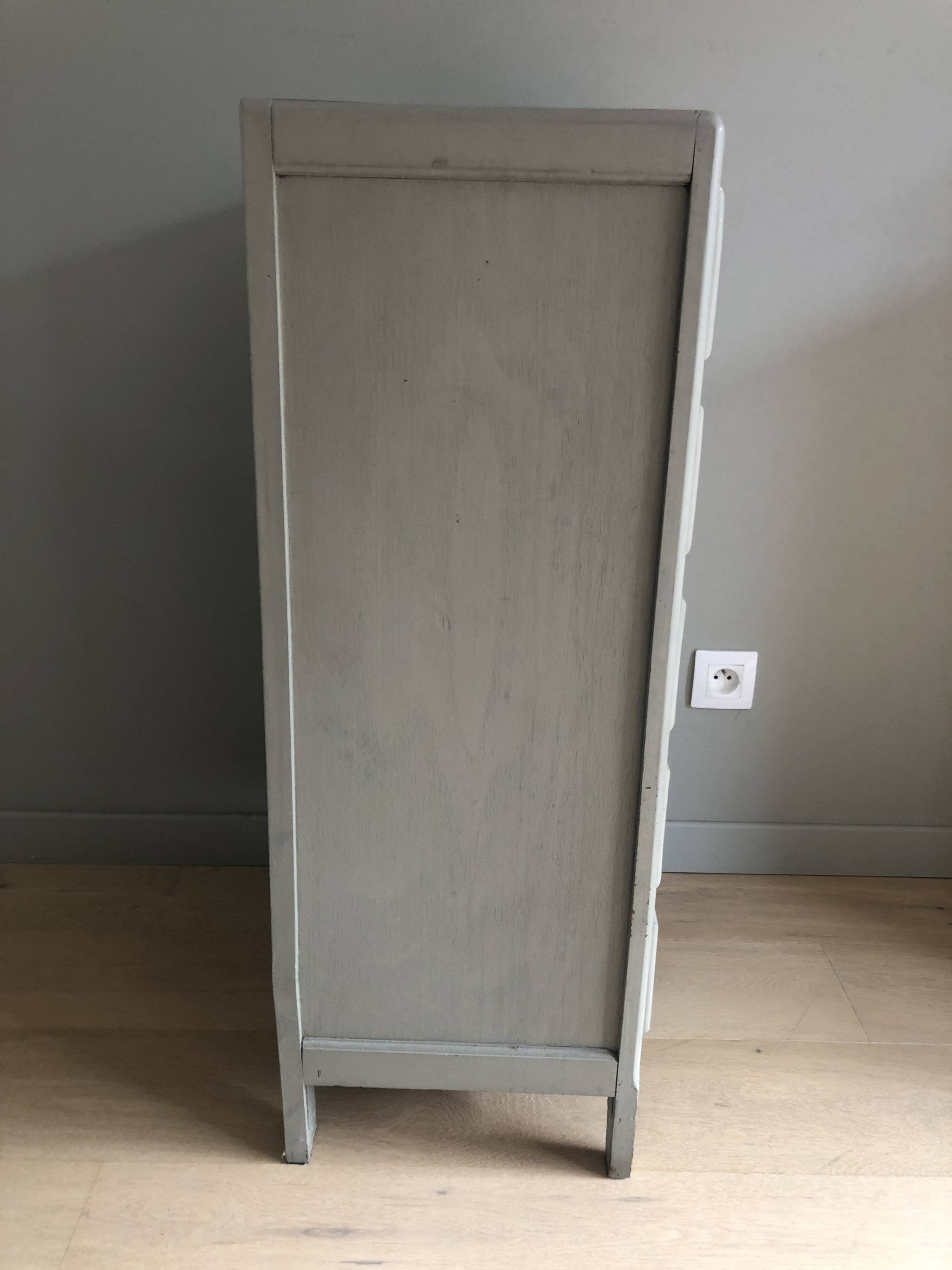 Vintage chest of drawers in painted wood