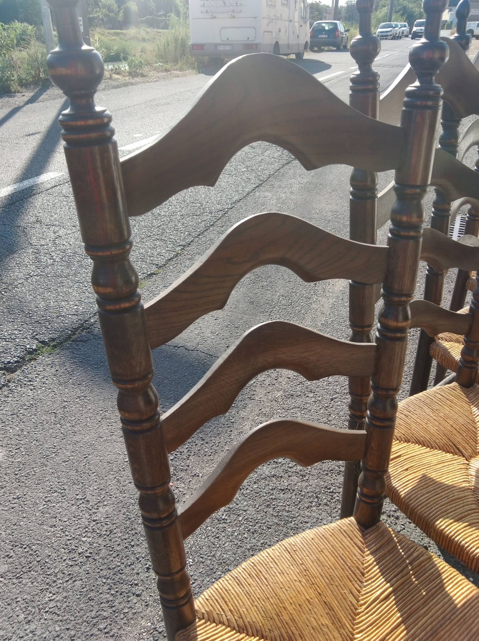Série de 4 chaises en chêne à haut dossier