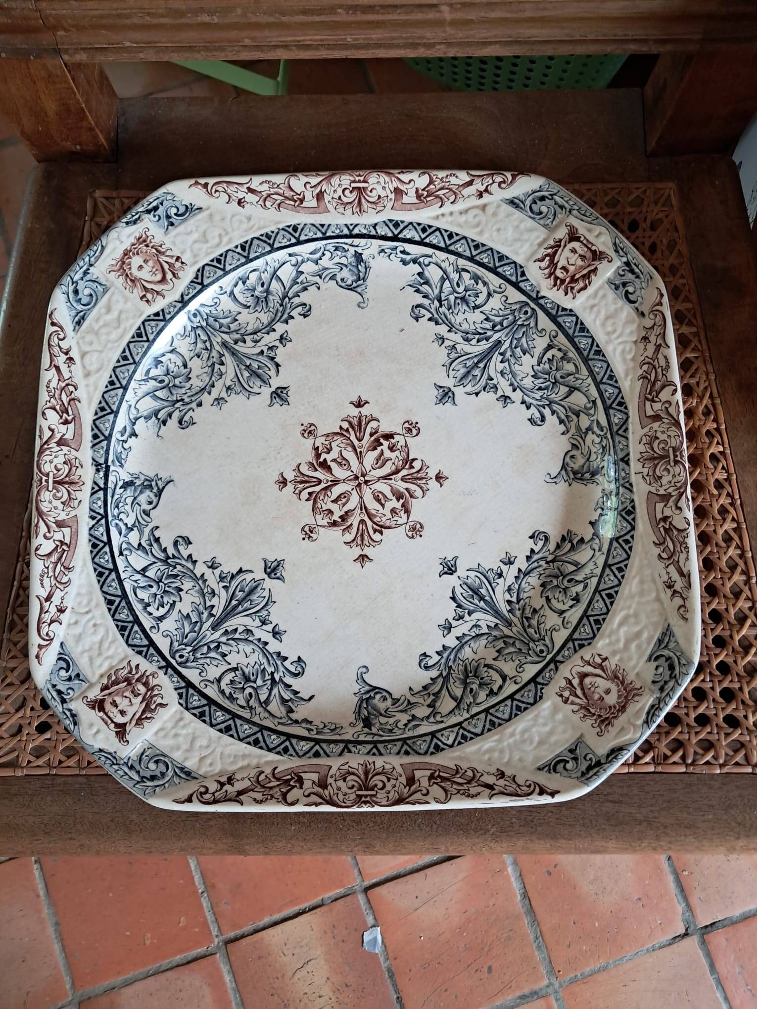Square decorative plate terre de fer longchamp model diane - antique