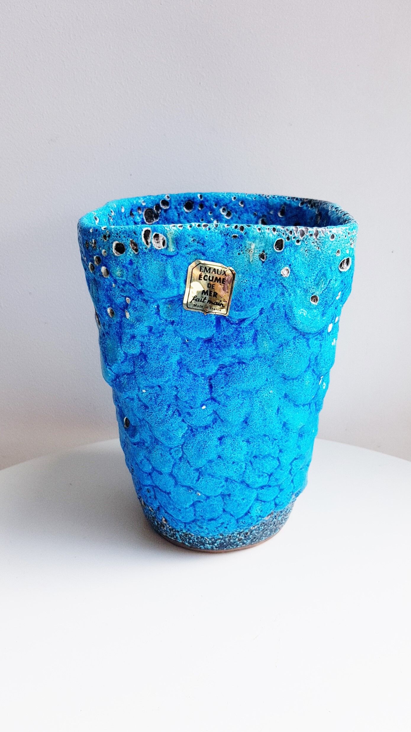 Sea foam vase and cut