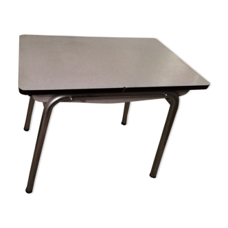 Table formica