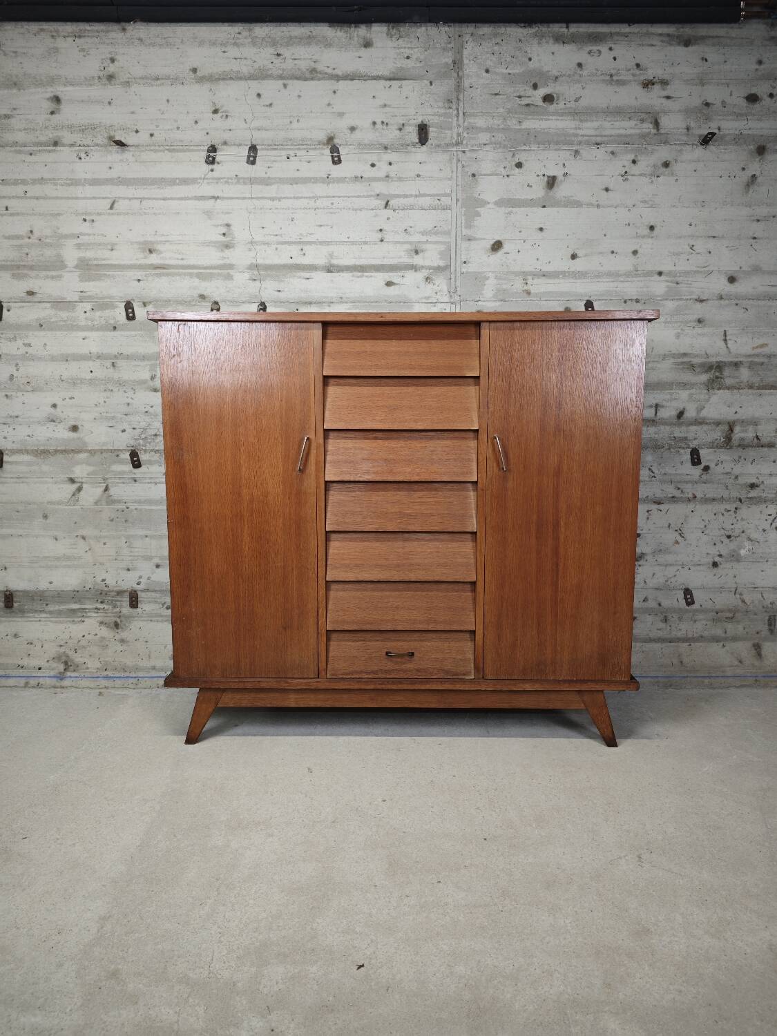 Placard / armoire basse vintage