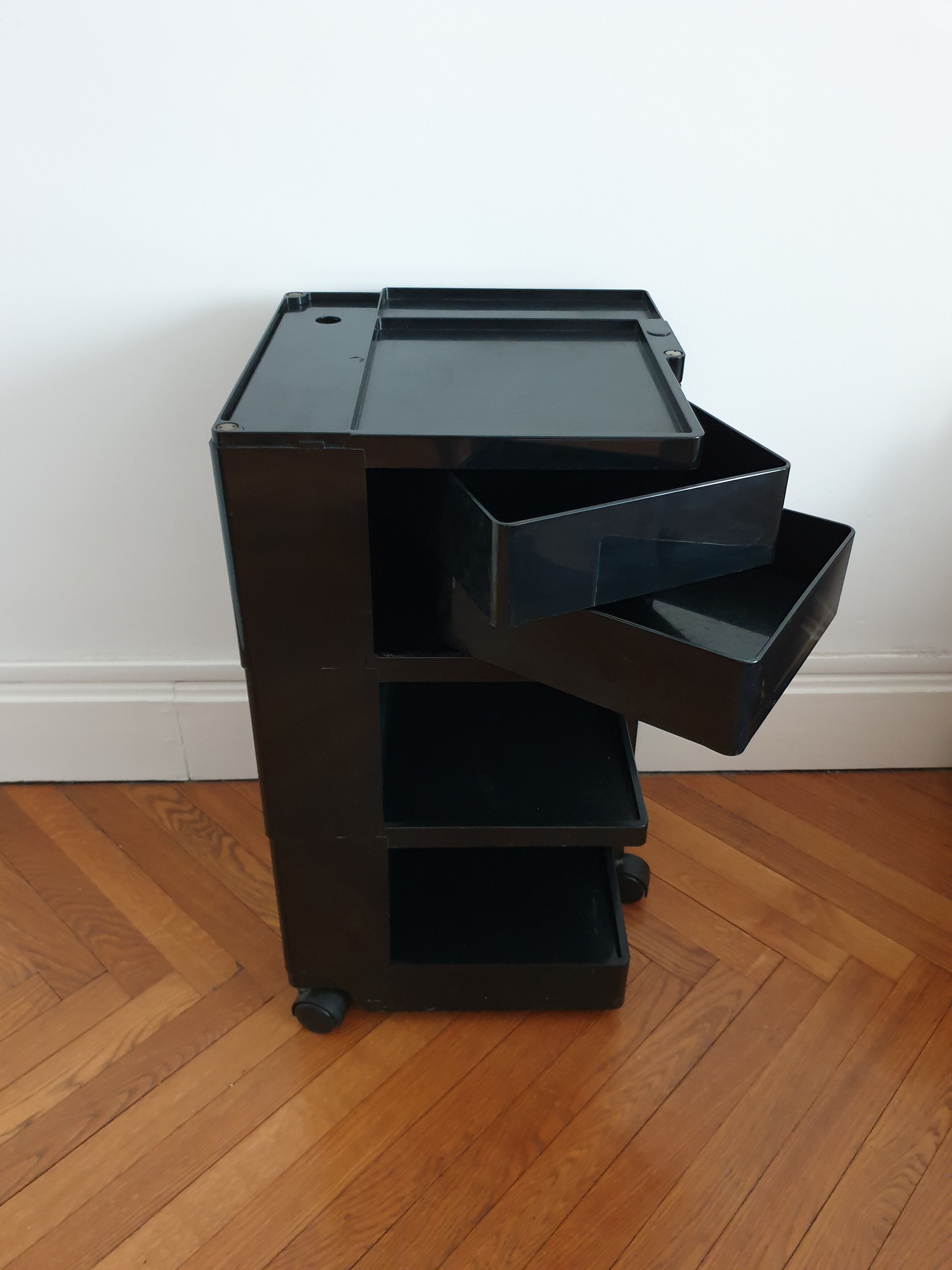 Desserte bobby by Joe Colombo