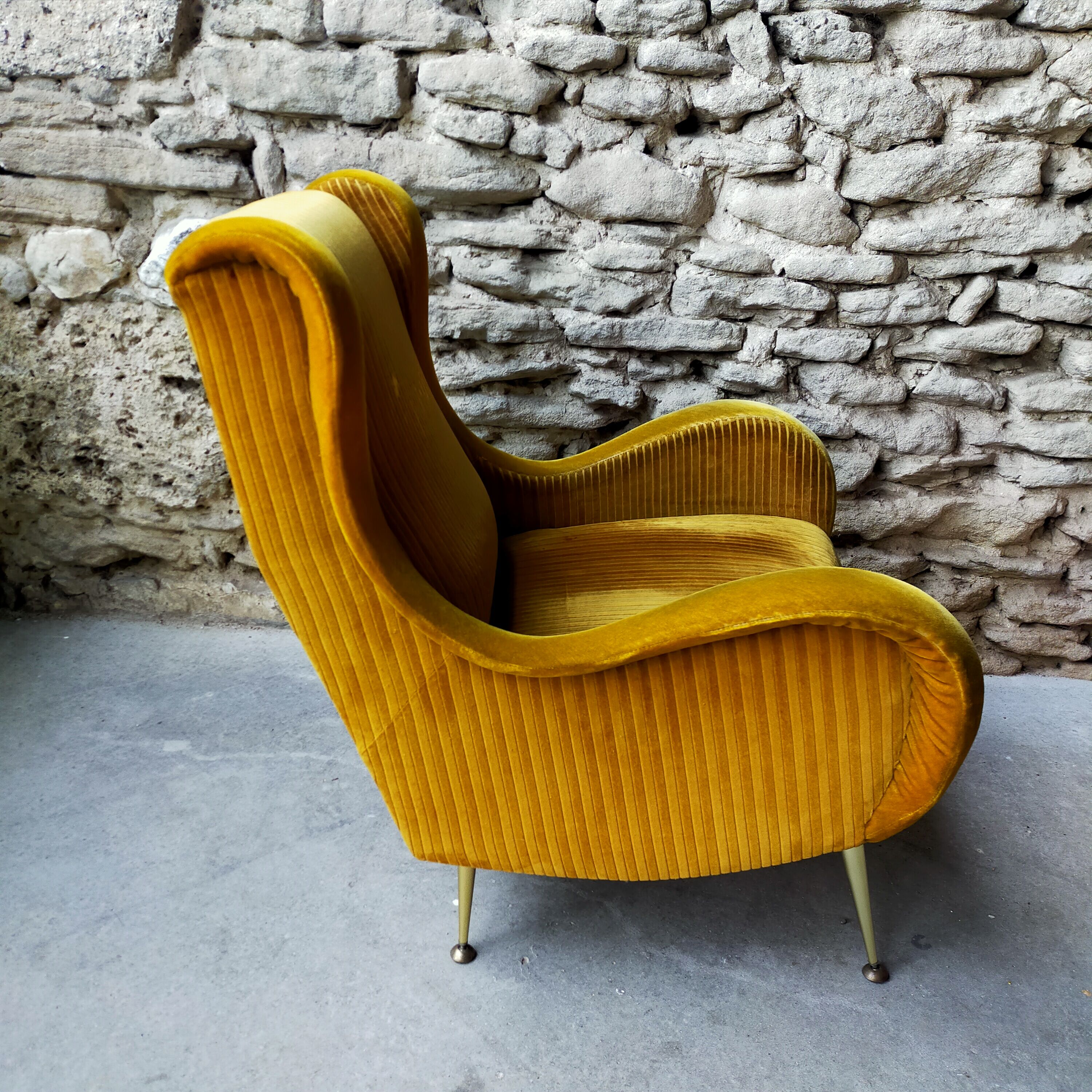 Pair of Italian design armchairs