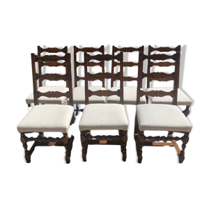 Set de sept chaises de salle à