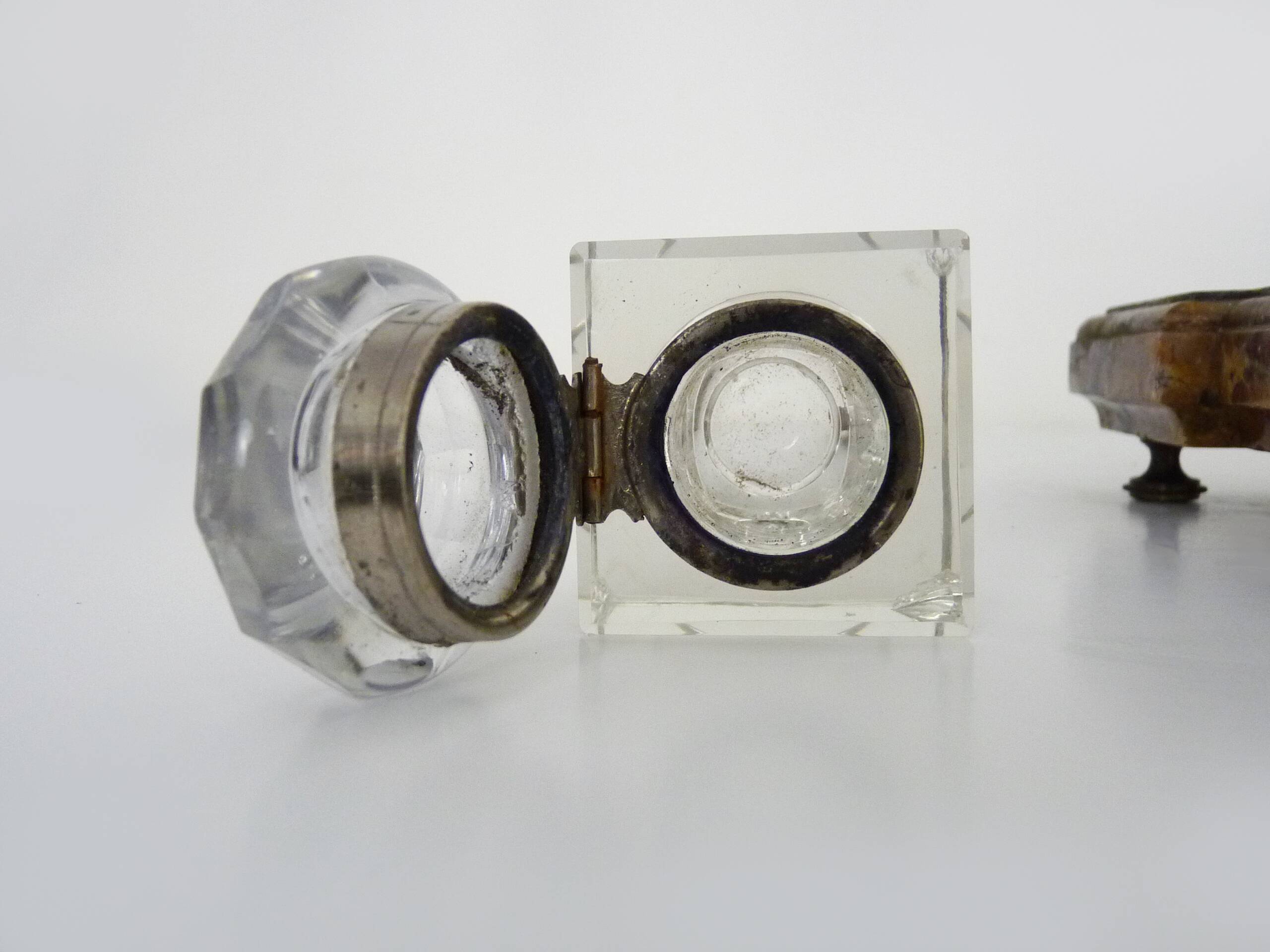 Inkwell nineteenth in marble and glass bottle