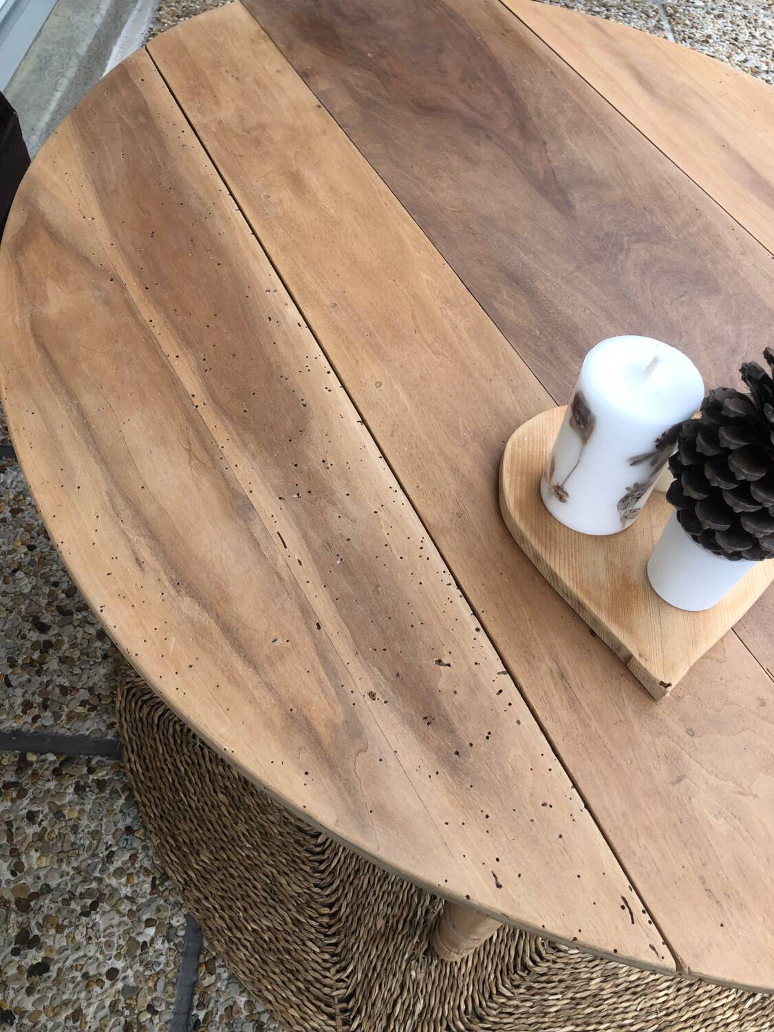 Oval farmhouse table