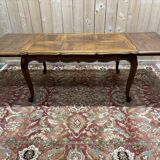 Table à manger en noyer de style Louis XV