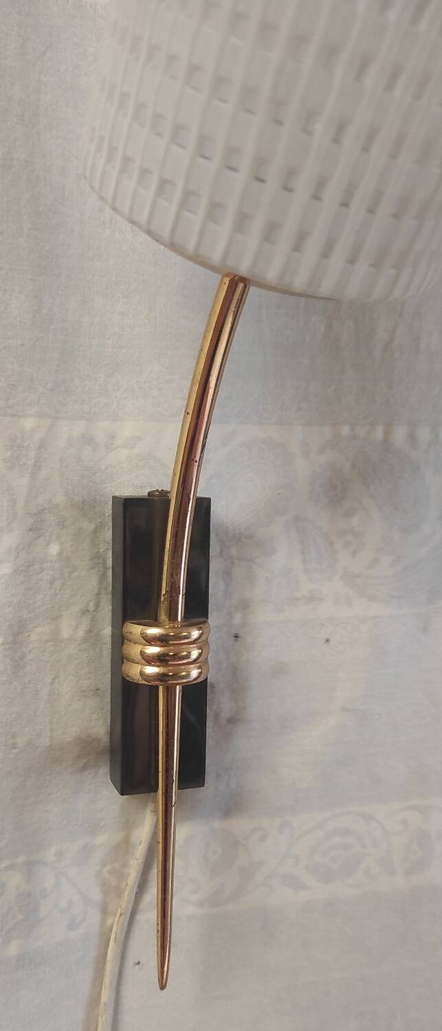 Wall lamp in gilded brass and opaline - mid. 20th century