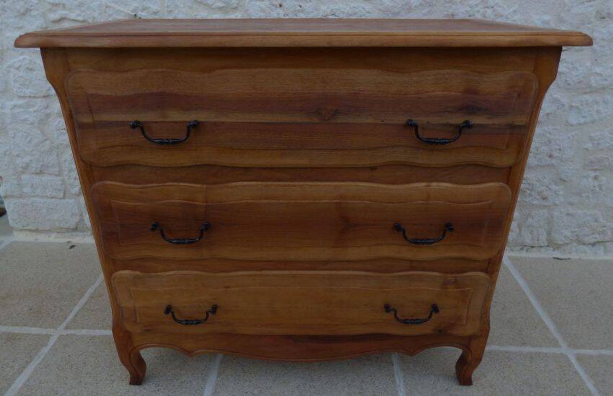 3-drawer solid natural wood chest of drawers with black handles - Completely restored